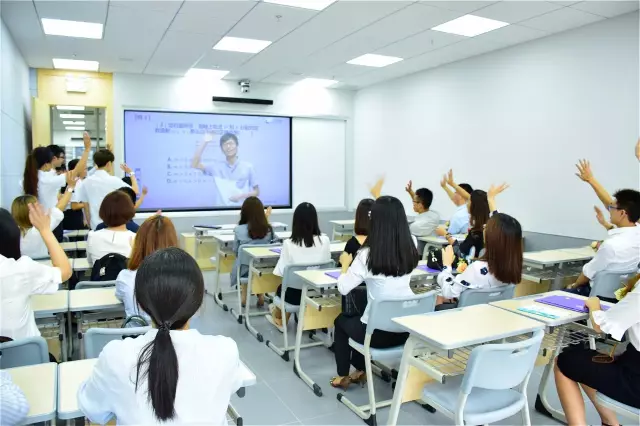 “科技+教育”极致碰撞 双师课堂正式落户江门!