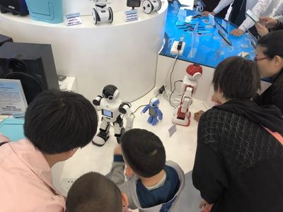 智能机器人、墨水屏教育笔记本…丝博会安康高科技产品吸引眼球 || 897抢鲜